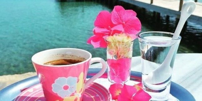 Türk Kahvesi Fincan Takımları ve Sunumu